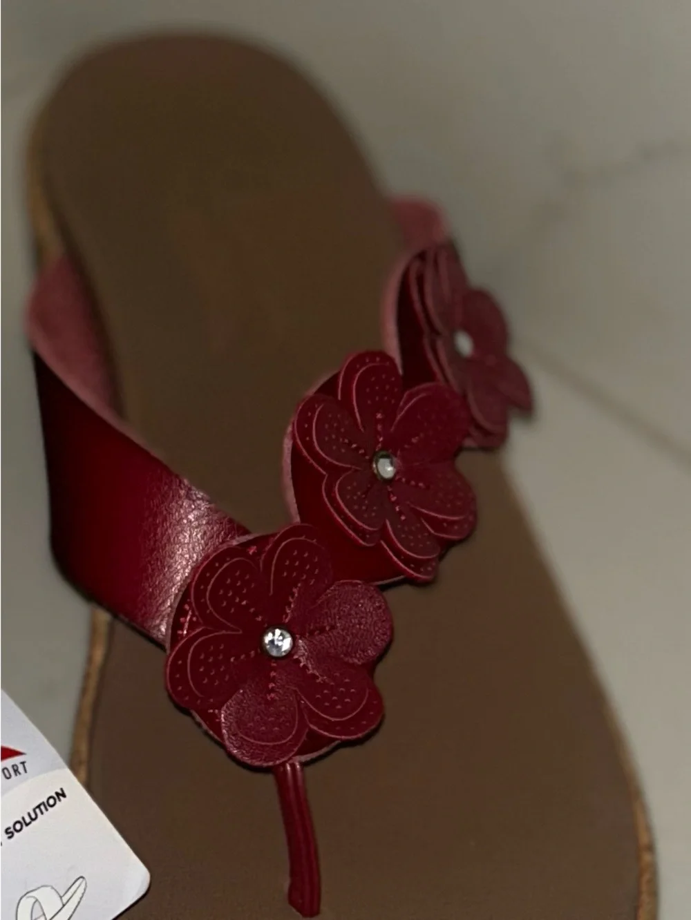 Sketchers Cali Arch Fit Floral Wedge Thong Sandal Red Size 8 NWT